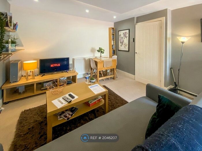 1 Bedroom Flat To Rent In Cathays Terrace, Cardiff, CF24