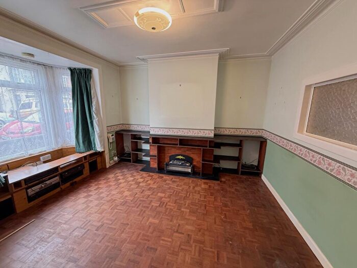 3 Bedroom Terraced House For Sale In York Road, Shirley, Southampton, SO15