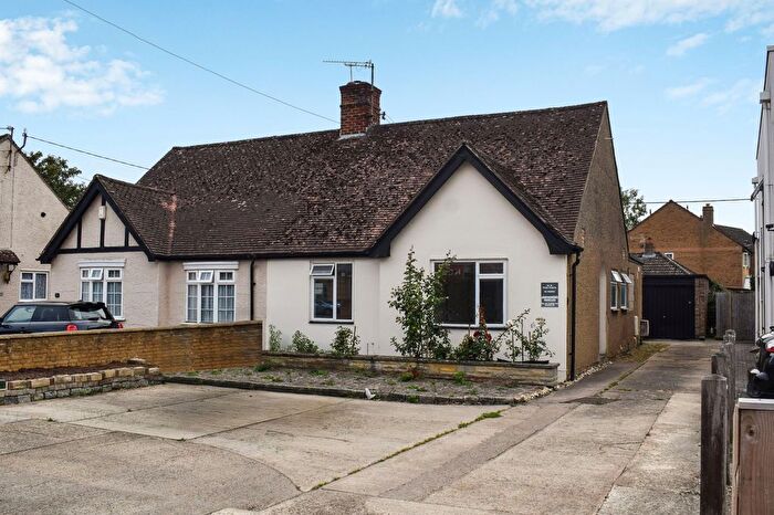 3 Bedroom Semi Detached Bungalow To Rent In Oxford Road, Kidlington, OX5