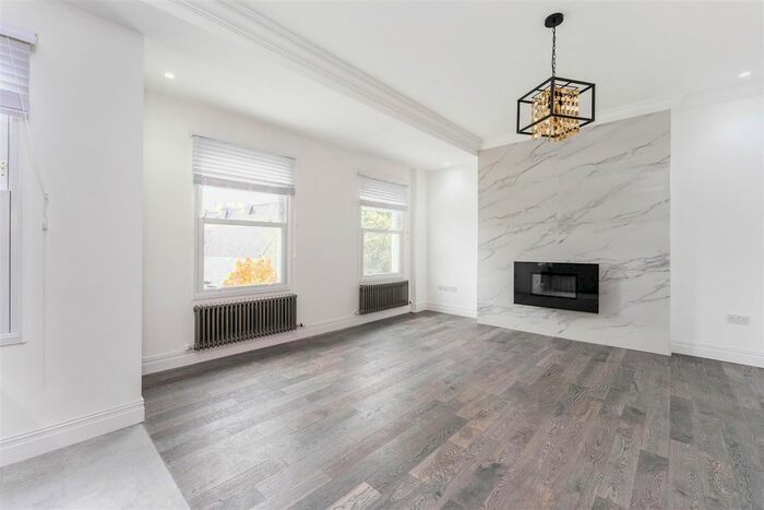 2 Bedroom Flat To Rent In Windsor Road, Ealing, W5