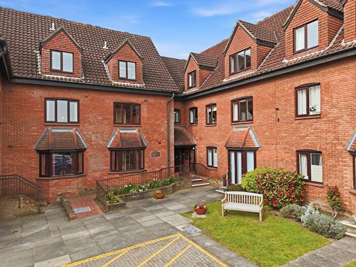 1 Bedroom Flat To Rent In Sawyers Court, Chelmsford Road, Brentwood, CM15