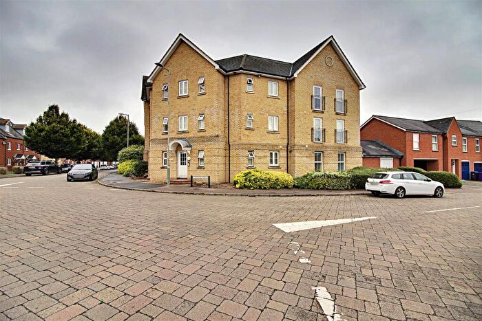2 Bedroom Flat To Rent In Mendip Lodge, Mendip Way, Stevenage, SG1