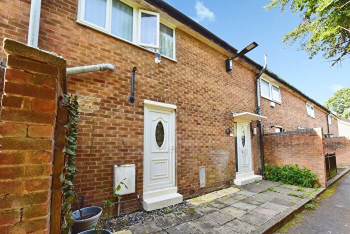 3 Bedroom Terraced House For Sale In Overend Close, Sheffield, South Yorkshire, S14