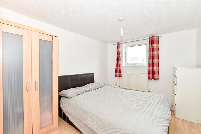 1 Bedroom House To Rent In Town Centre, RH11