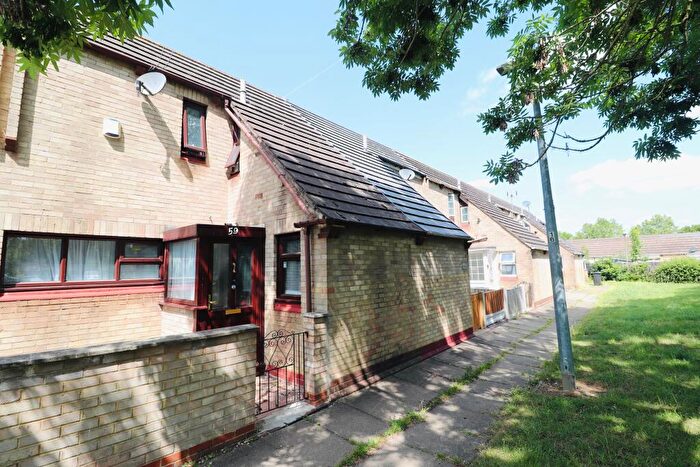 2 Bedroom House To Rent In Broomfielsds, Basildon, SS13