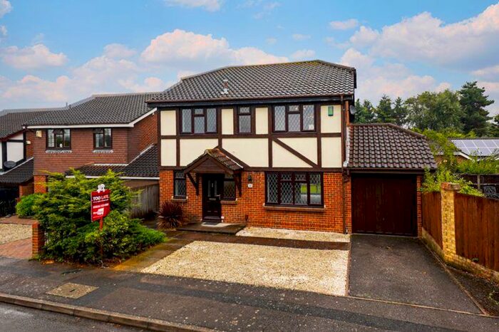 4 Bedroom Detached House To Rent In Willow Road, Aylesford, ME20