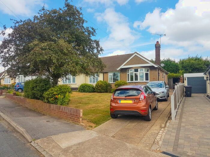 2 Bedroom Bungalow To Rent In Shannon Avenue, Rayleigh, SS6