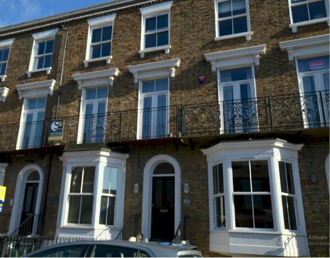 2 Bedroom Flat To Rent In Westbrook Gardens, Margate, Kent, CT9