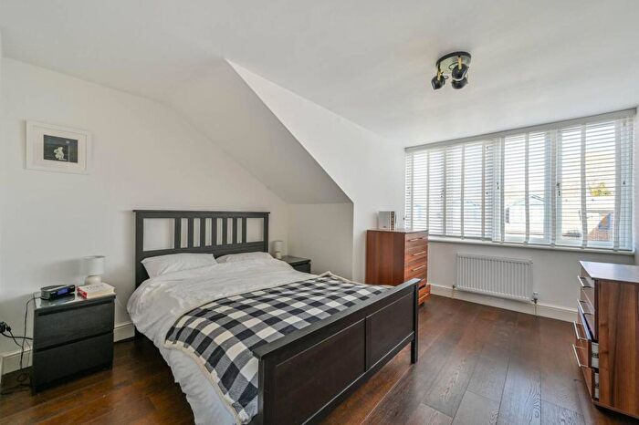 3 Bedroom House To Rent In Benson Quay, Wapping, London, E1W