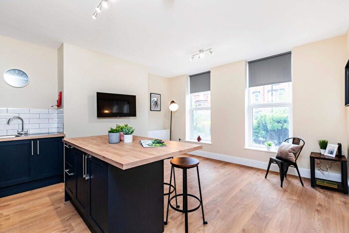 4 Bedroom Flat To Rent In Kelso Road, Leeds, LS2