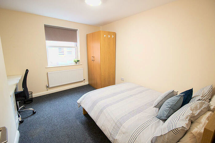 4 Bedroom Flat To Rent In Flat, North Sherwood Street, Nottingham, NG1