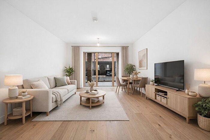 2 Bedroom Flat For Sale In Russell Hill Road, Purley, CR8