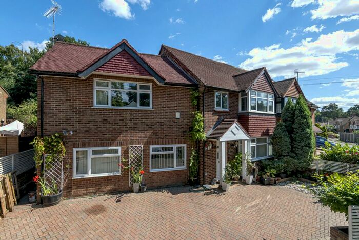 4 Bedroom Semi-Detached House To Rent In Lonsdale Road, Weybridge, KT13