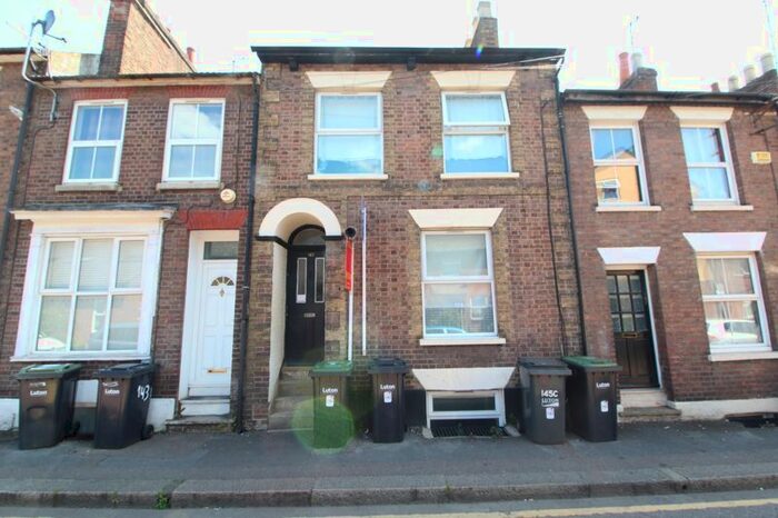 1 Bedroom Flat To Rent In Wellington Street, Luton, LU1