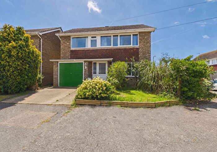 4 Bedroom Detached House For Sale In Gwyneth Grove, Bexhill-On-Sea, TN40
