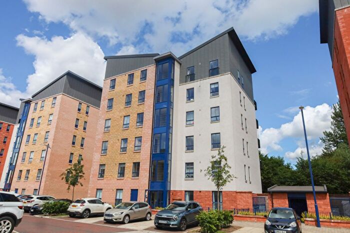 2 Bedroom Flat To Rent In Richmond Park Terrace, Oatlands, Glasgow, G5