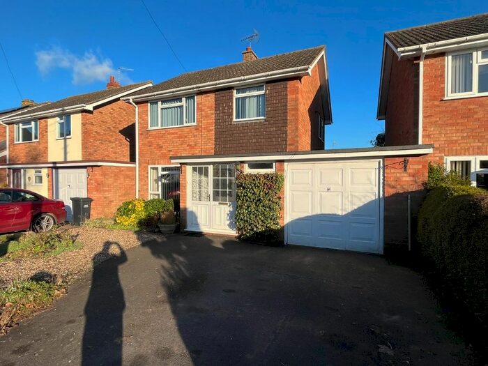 3 Bedroom Link Detached House To Rent In Malt House Crescent, Inkberrow, Worcester, WR7