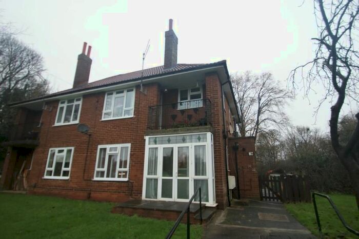 1 Bedroom Flat To Rent In West Park Grove, Leeds, LS8
