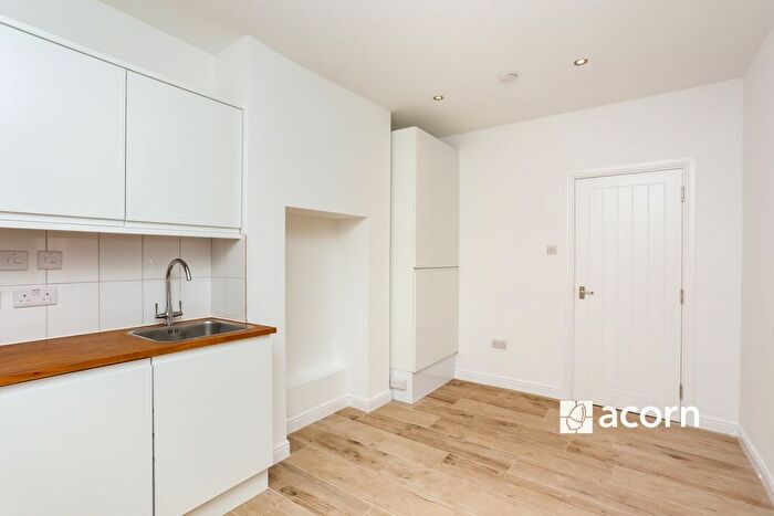 1 Bedroom Flat To Rent In Catford Hill, London, SE6