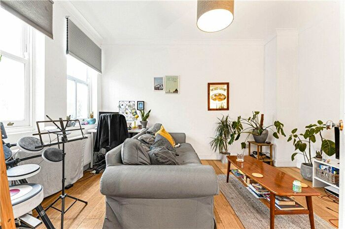 3 Bedroom Terraced House For Sale In Ellesmere Road, London, E3