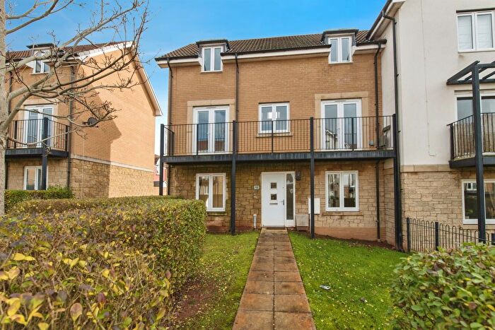 5 Bedroom End Terrace House For Sale In Admiral Way, Exeter, EX2
