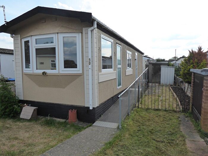 2 Bedroom Mobile/park Home For Sale In Penton Park, Mixnams Lane, Chertsey, KT16