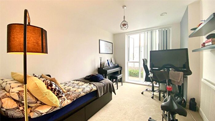 2 Bedroom Apartment To Rent In Oscar Wilde Road, Reading, Berkshire, RG1