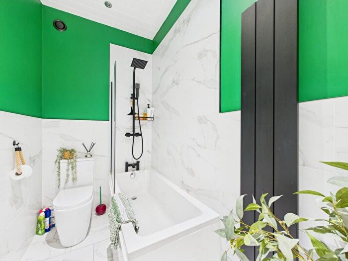 1 Bedroom Flat For Sale In Main Street, Dechmont, EH52