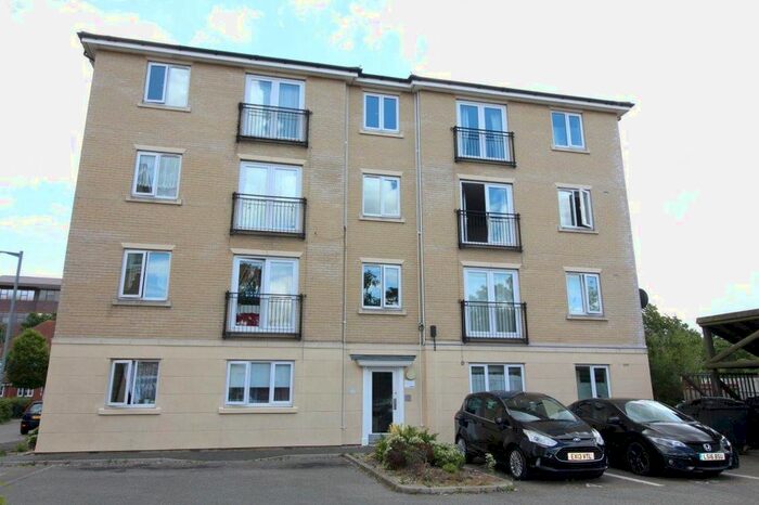 2 Bedroom Flat To Rent In Firmin Close, Ipswich, IP1