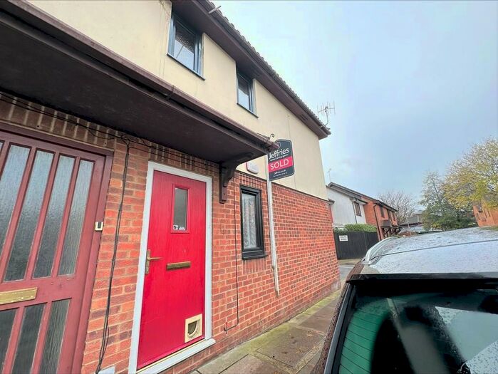 1 Bedroom Ground Flat To Rent In George Street, Portsmouth, PO1