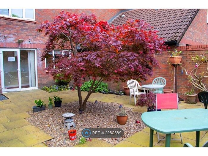 1 Bedroom Flat To Rent In The Hawthorns, Manchester, M32