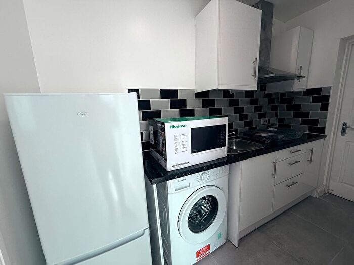 1 Bedroom Studio To Rent In Ilford, IG1