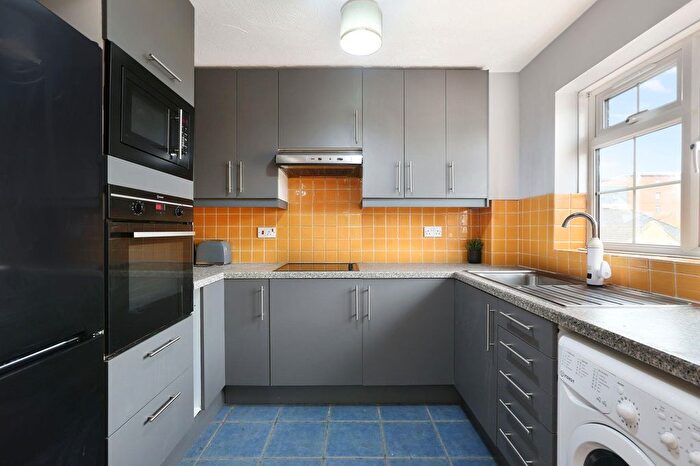 1 Bedroom Flat To Rent In Havil Street, London, SE5