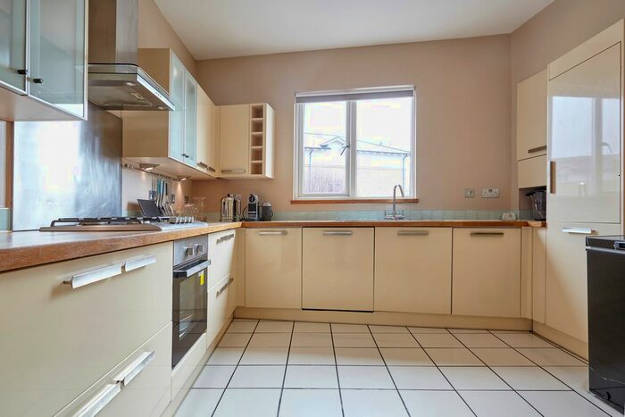 3 Bedroom Flat To Rent In Hotwells Road, Bristol, BS8