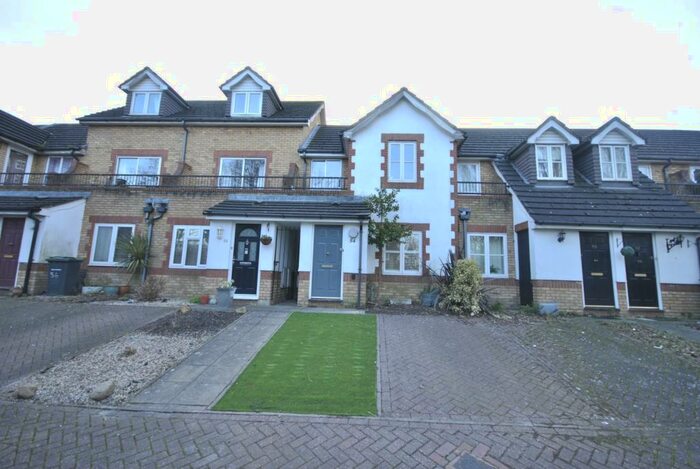 2 Bedroom Semi-Detached House To Rent In Amblecote Meadows Grove Park, SE12