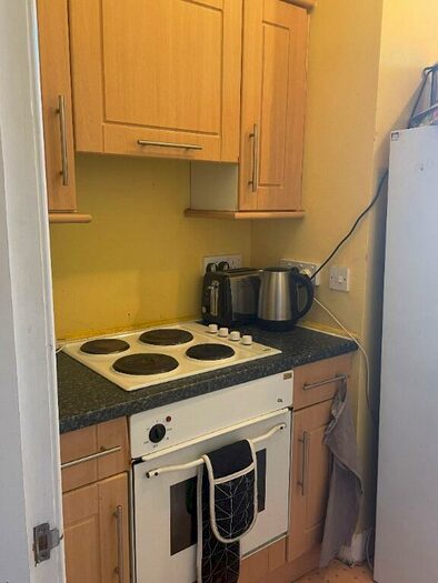 3 Bedroom Flat To Rent In Easter Road, Easter Road, Edinburgh, EH6