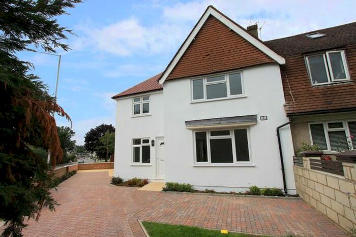 2 Bedroom Maisonette To Rent In Park View Road, Hillingdon, UB8