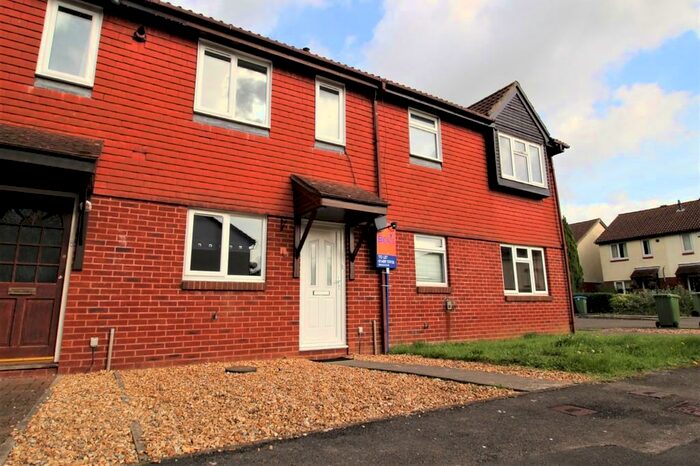 2 Bedroom Terraced House To Rent In Locks Heath, Southampton, SO31