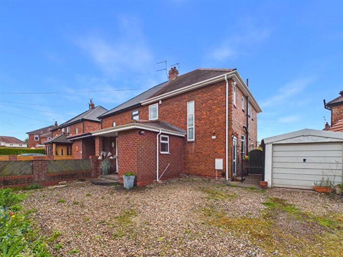 3 Bedroom Semi Detached House For Sale In Dene Road, Cottingham, HU16