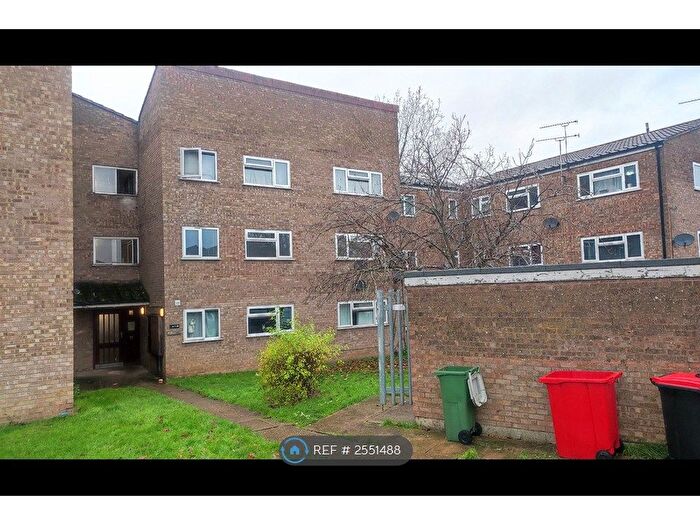 2 Bedroom Flat To Rent In Wayletts, Basildon, SS16