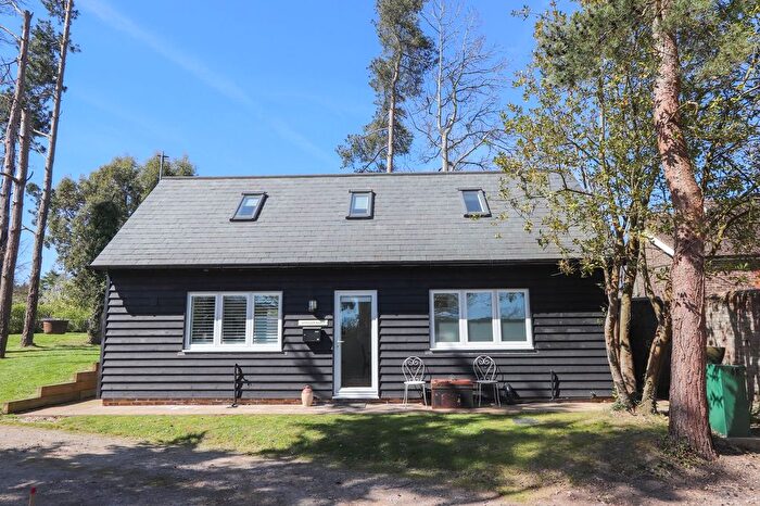 2 Bedroom Barn Conversion For Sale In Caldbec Hill, Battle, TN33