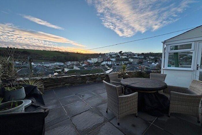 1 Bedroom Flat To Rent In Bank Terrace, St. Austell, PL26