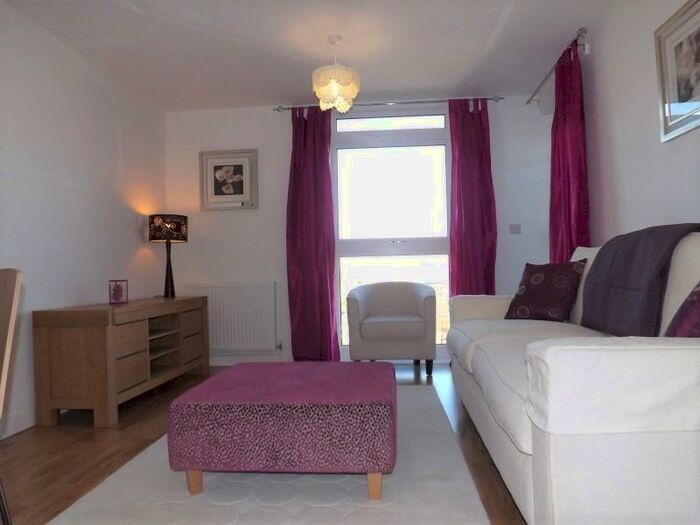 1 Bedroom Flat To Rent In Kings House, North Street, Barking, Essex, IG11