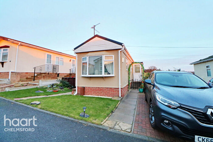 1 Bedroom Park Home For Sale In East Avenue, Chelmsford, CM3