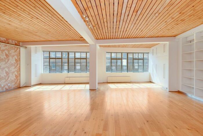 1 Bedroom Apartment To Rent In St John Street, EC1V