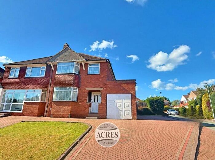 3 Bedroom Semi-Detached House For Sale In Lindrosa Road, Streetly, Sutton Coldfield, B74
