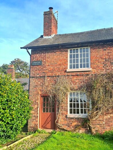 2 Bedroom End Of Terrace House To Rent In Farmfold, SK9