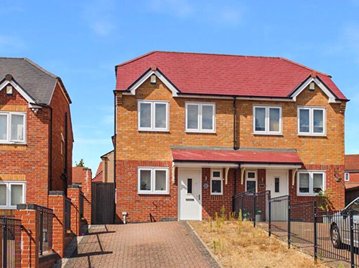 2 Bedroom Semi Detached House For Sale In Lortas Road, Nottingham, NG5