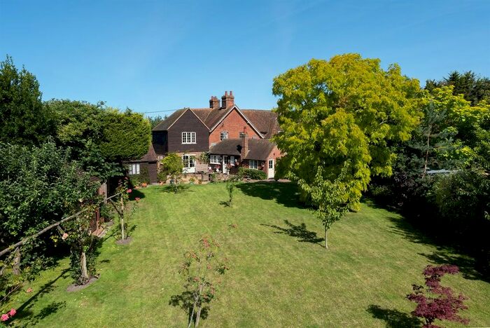 3 Bedroom Semi-Detached House For Sale In Hollow Street, Chislet, Canterbury, CT3