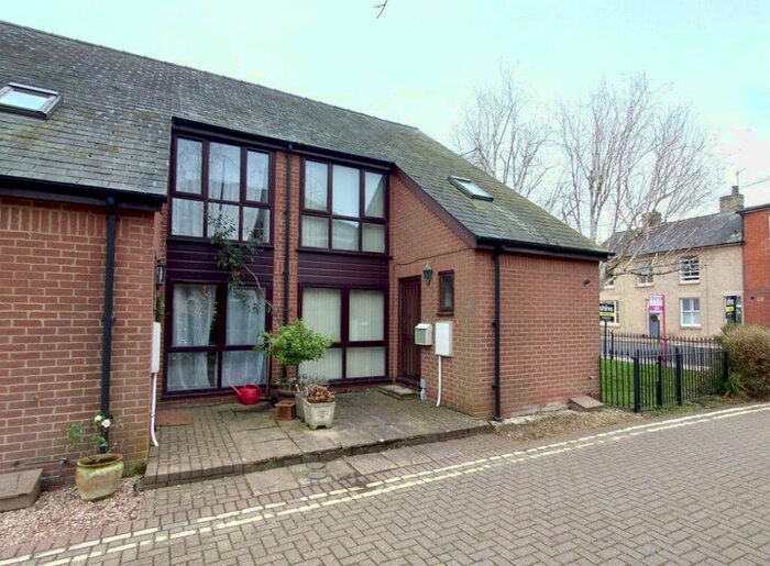 2 Bedroom House To Rent In Oast Court, Southgate Street, IP33